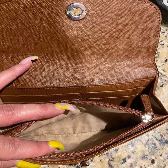 Vintage Coach Wallet w/ Twist Lock - Picture 5 of 8